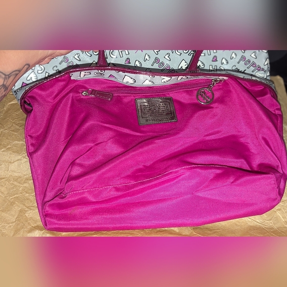 Coach Poppy Graffiti Heart Coated Canvas Tote EUC - Picture 13 of 15